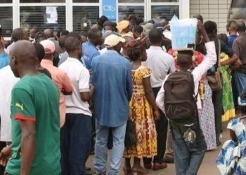 Goma-salaire des agents : certains fonctionnaires de l&rsquo;état dénoncent les irrégularités au sein des banques