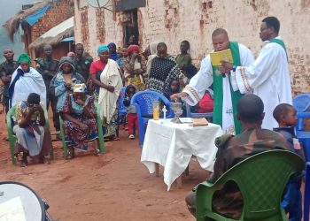 Lubero: Le révérend père Marie Gaston encourage le mariage civilo-militaire