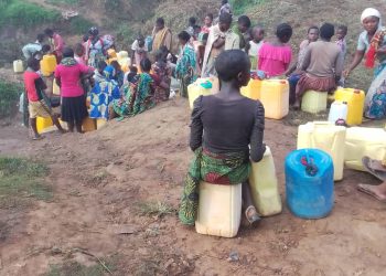 Lubero : pénurie d&rsquo;eau à Manzia, les habitants dénoncent la mégestion de la structure d&rsquo;addiction d&rsquo;eau