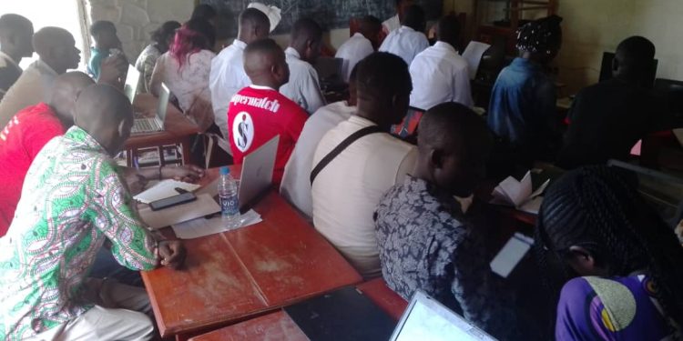 Ituri- Éducation : une vingtaine d&rsquo;étudiants de l&rsquo;ISSIGE à l&rsquo;école du savoir