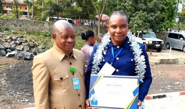 Nord-Kivu : Luc Gbaweza, Directeur de la province éducationnelle Nord-Kivu 1 couronné ambassadeur de la paix et acteur de développement