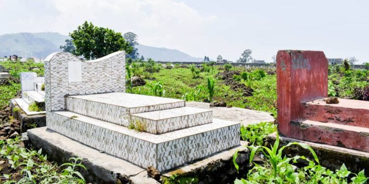 Nord-Kivu:Les cimetières JOLI BOIS et CEP CONGO remis à la population par le Gouverneur .
