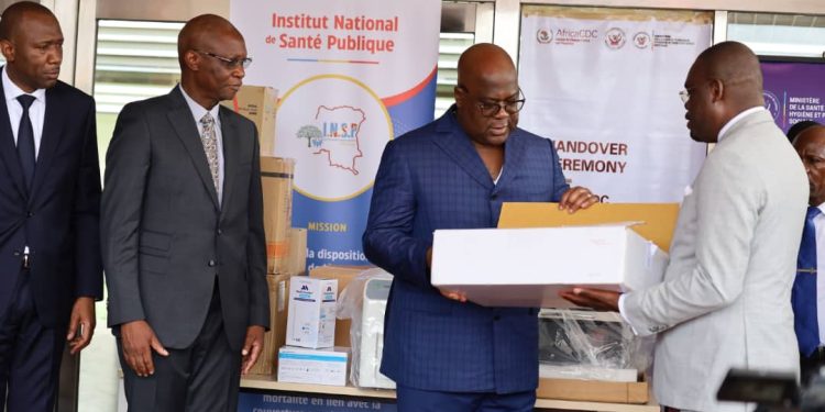 Lutte contre l&rsquo;épidémie de Mpox en RDC : le président Félix Tshisekedi réceptionne un don d&rsquo;équipements