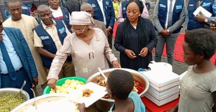 Nord-kivu: journée internationale des enfants orphelins de guerre, Aziza Munana visite les enfants déplacés
