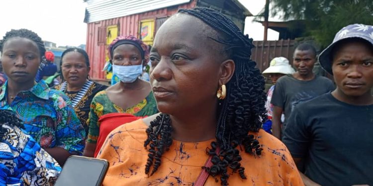 Goma: Les vendeuses au marché Kahembe réclament la supression des marchés pirates le long de la route
