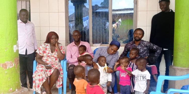 Ituri : Visite de « réconfort » à l&rsquo;orphelinat La Grâce Divine d&rsquo;Aru par le Parlement des jeunes