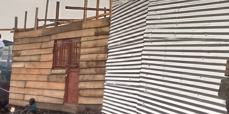 Goma: 96% des maisons ravagées par l&rsquo;incendie fin Janvier au quartier Mapendo, déjà reconstruites grâce à l&rsquo;assistance du gouverneur de province
