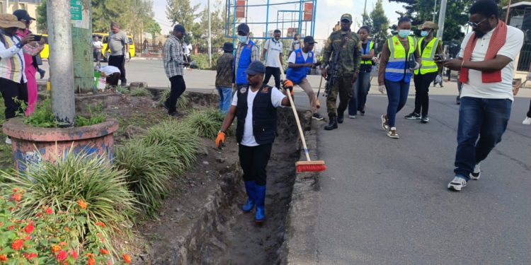 Salongo à Goma :  Les stars de la ville aux côtés du Maire Désiré Ngabo Kisuba et son adjoint Juvenal pour le maintien de la propreté