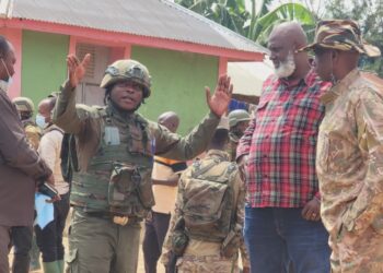 ‎Rutshuru : l&rsquo;AT Euphrem Kabasha accompagné du Mwami Patrick Ndeze mobilise à Nyamilima contre les groupes armés et le pouvoir de Kinshasa