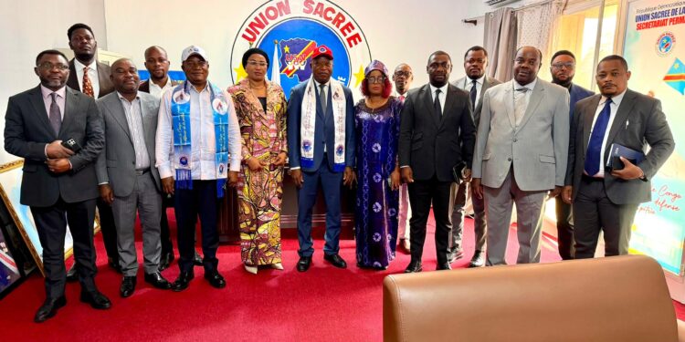 RDC : 13 parlementaires de l’AFDC-A déposent leurs propositions de réforme constitutionnelle à l’Union Sacrée