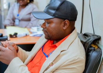 Ituri : le journaliste Bahemuka Mugavu Olivier dévoile sa facette d&rsquo;artiste avec « Ebola kûnî »