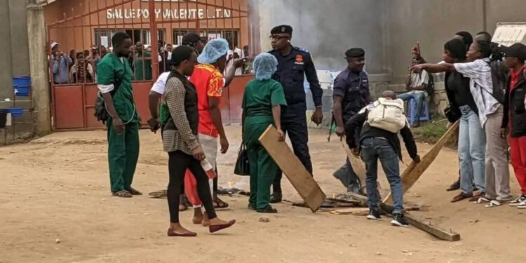 Ituri : Des prestataires de la riposte contre Ebola manifestent à Bunia pour réclamer leurs arriérés de rémunération