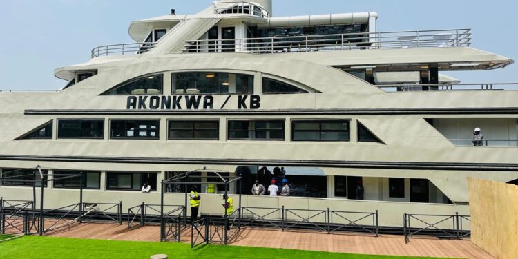 Goma: Bateau Akonkwa 3, un nouveau-né à la flotte des eaux du lac Kivu, inauguré au quai d’accostage Jetty à Serena hôtel