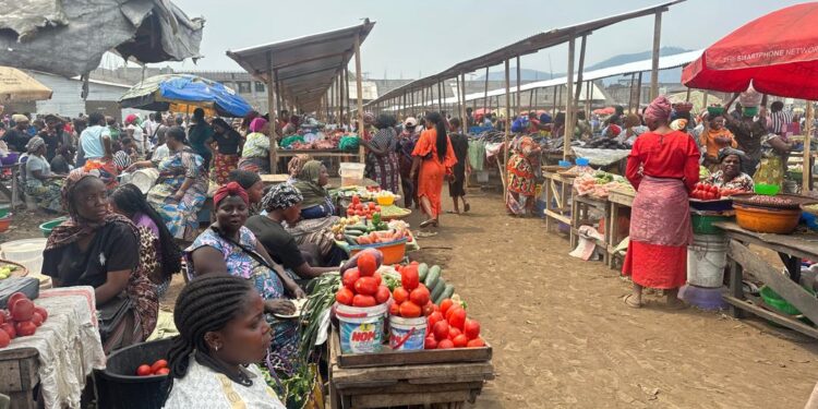 Goma: Un ouf de soulagement des vendeurs transfrontaliers, le stade le Volcan leur sert provisoirement de marché