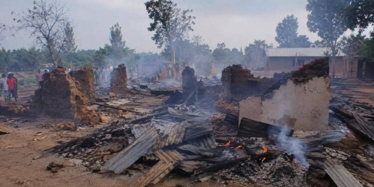 Mambasa : au moins 7 civils tués et une vingtaine de maisons incendiées dans une attaque attribuée aux ADF