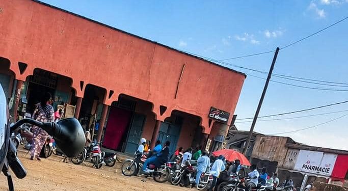 Beni : deux blessés dans une collision entre une voiture et une moto au rond-point Kanzuli