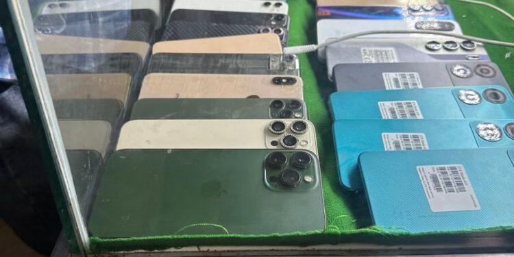 Goma: Appel aux revendeurs des téléphones usagés(Tora)à se faire identifier(Maire)
